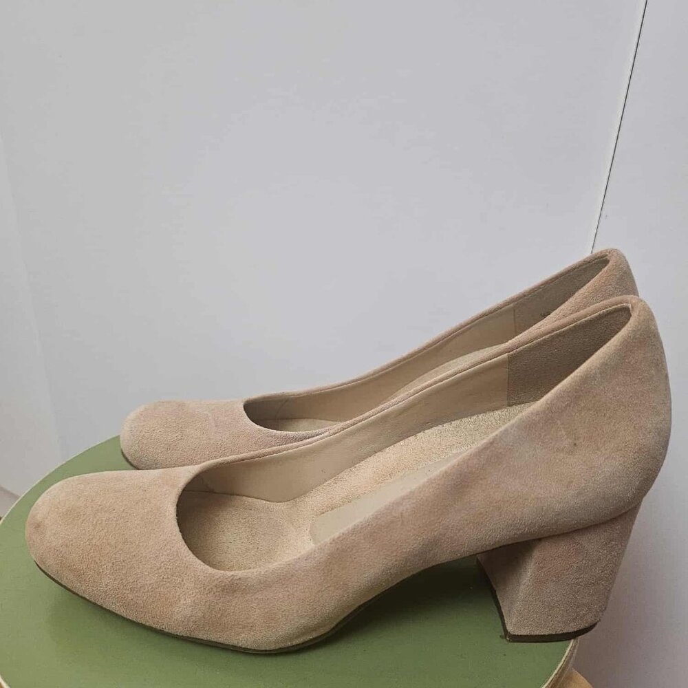 Naturalizer Suede Heel Size 6N